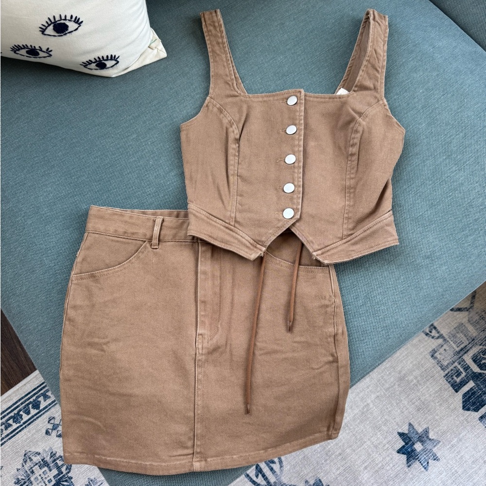 NWOT stitch + feather set
